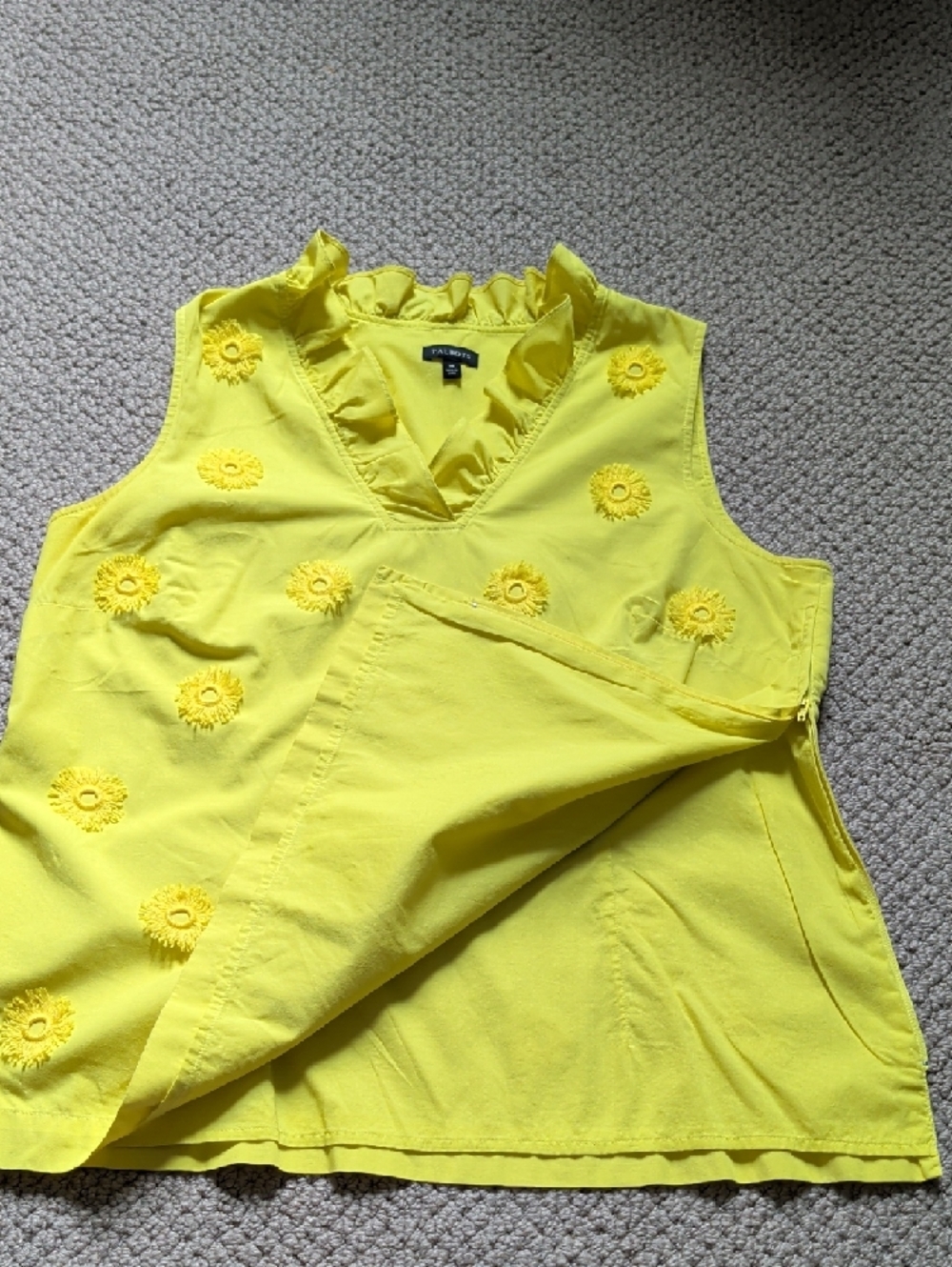 Talbots Yellow Sleeveless Ruffle-V Neck Floral Appliqué Top M - Picture 4 of 8